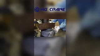 Montage van de aandrijfwielas voor kraan