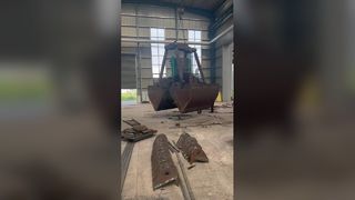 Performance inspection of the grab before delivery.